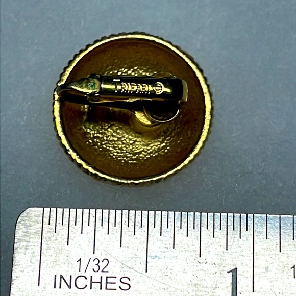 Trifari Single - Picture 4 of 6